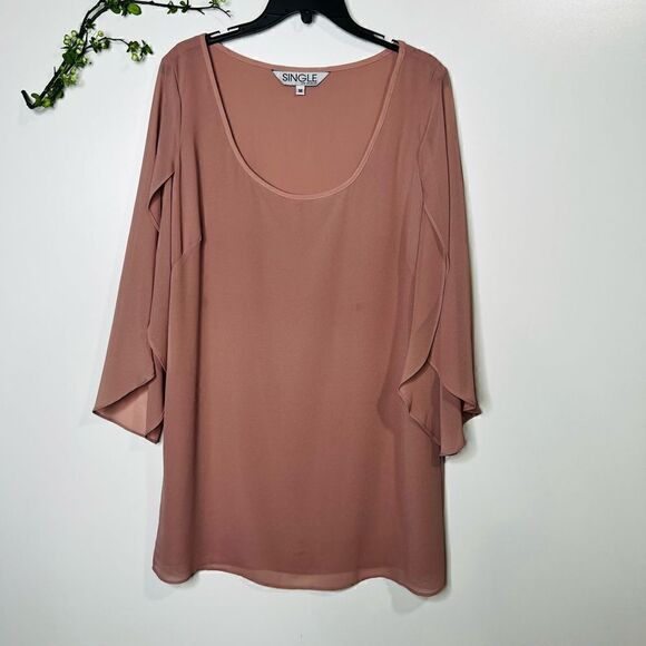 SINGLE Los Angeles Pink Flowy Cape Sleeve Dress - Picture 1 of 8